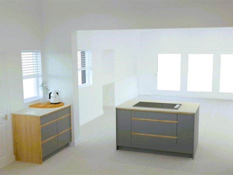 Craft Your Masterpiece: Exclusive Plot and Plan Project with Sea Views - Photo 9