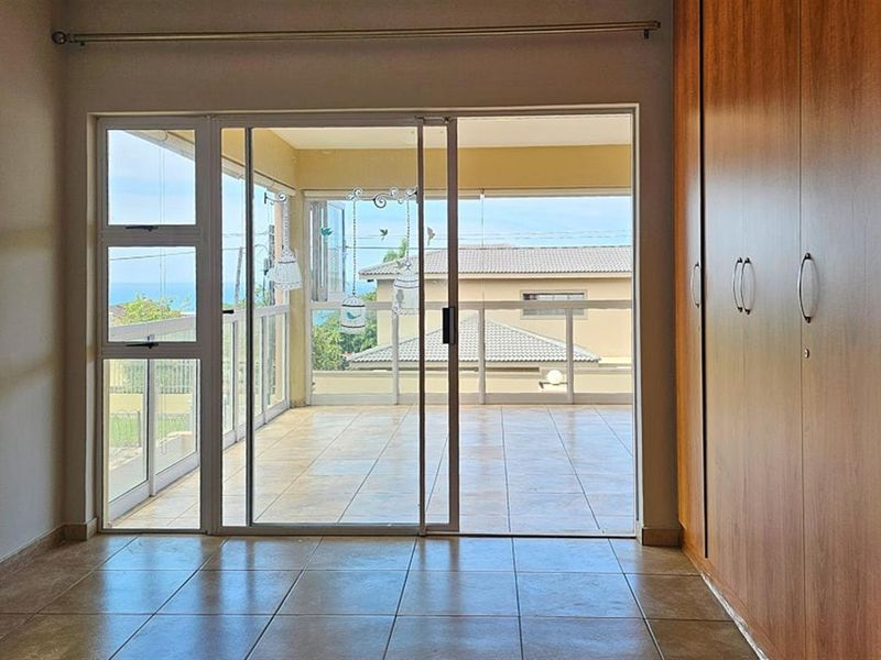 PET and WHEELCHAIR FRIENDLY Apartment with Sea Views - Photo 3