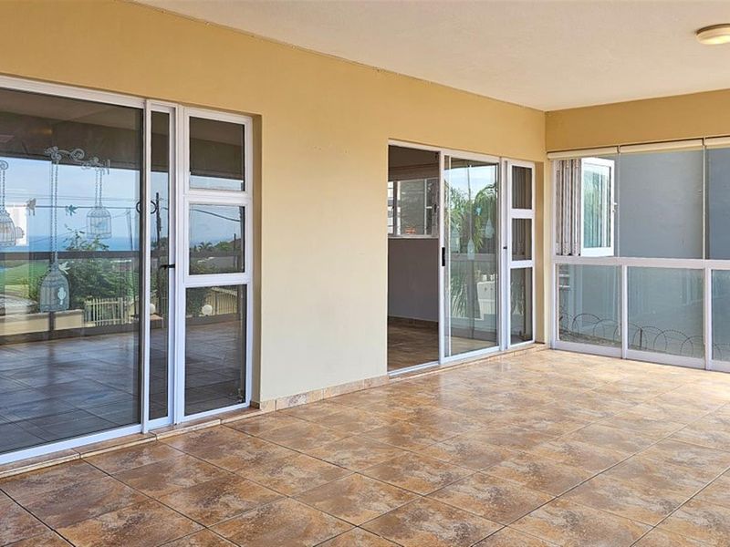 PET and WHEELCHAIR FRIENDLY Apartment with Sea Views - Photo 10