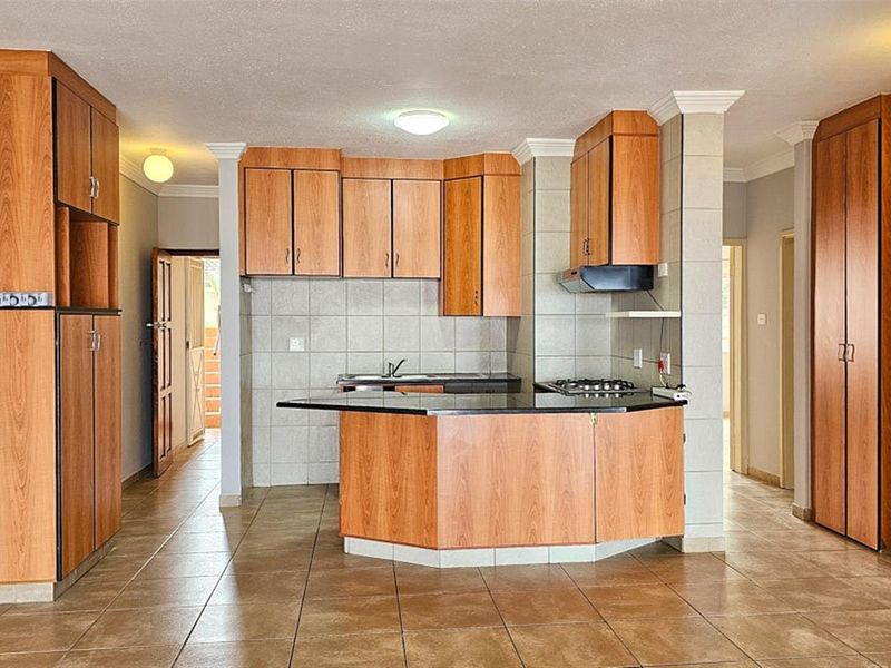 PET and WHEELCHAIR FRIENDLY Apartment with Sea Views - Photo 5