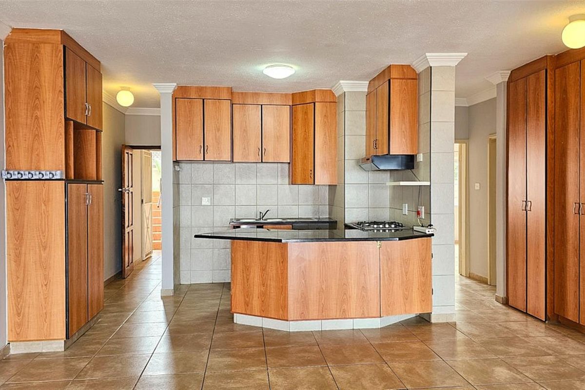 PET and WHEELCHAIR FRIENDLY Apartment with Sea Views - Photo 5