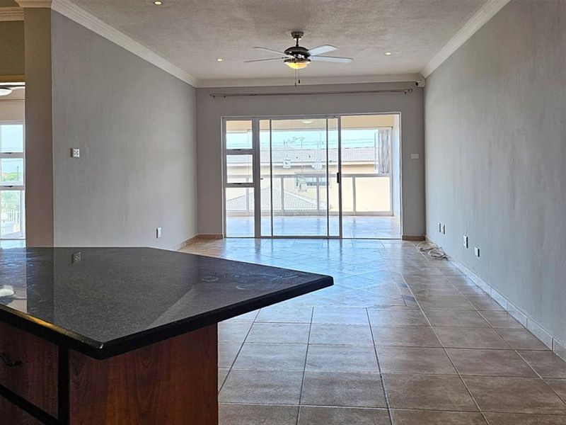 PET and WHEELCHAIR FRIENDLY Apartment with Sea Views - Photo 2