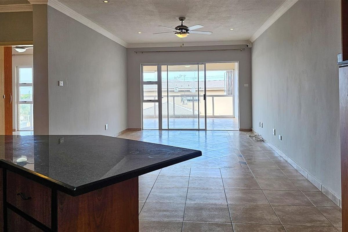 PET and WHEELCHAIR FRIENDLY Apartment with Sea Views - Photo 2