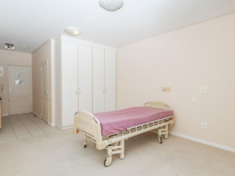 Frail Care Sectional Title Fontaine Bleau - Photo 10