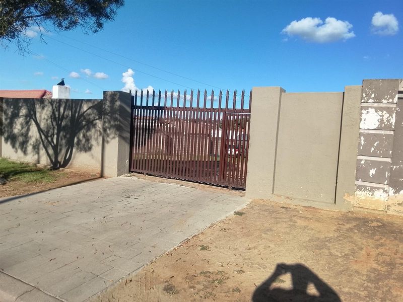 House For Sale in Norkem Park, Kempton Park - Photo 3