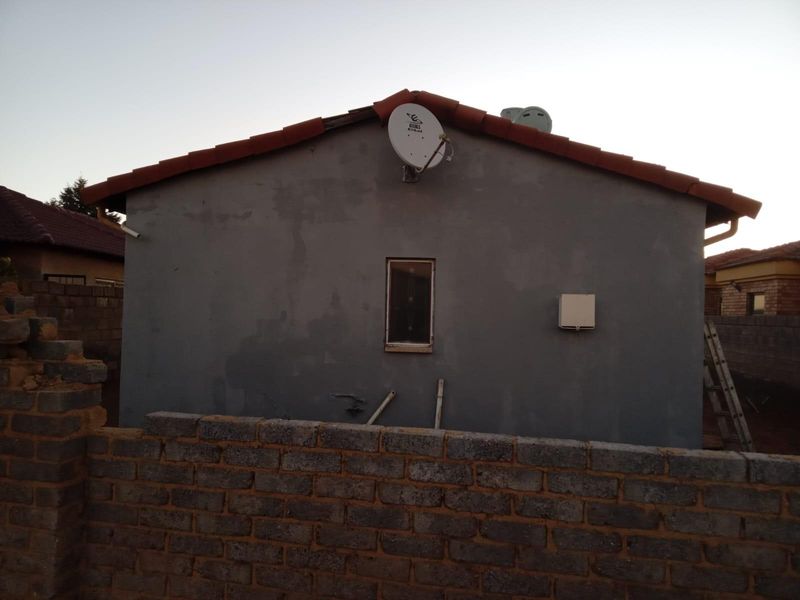 3 bedroom House For Sale in Protea Glen, Soweto - Photo 2