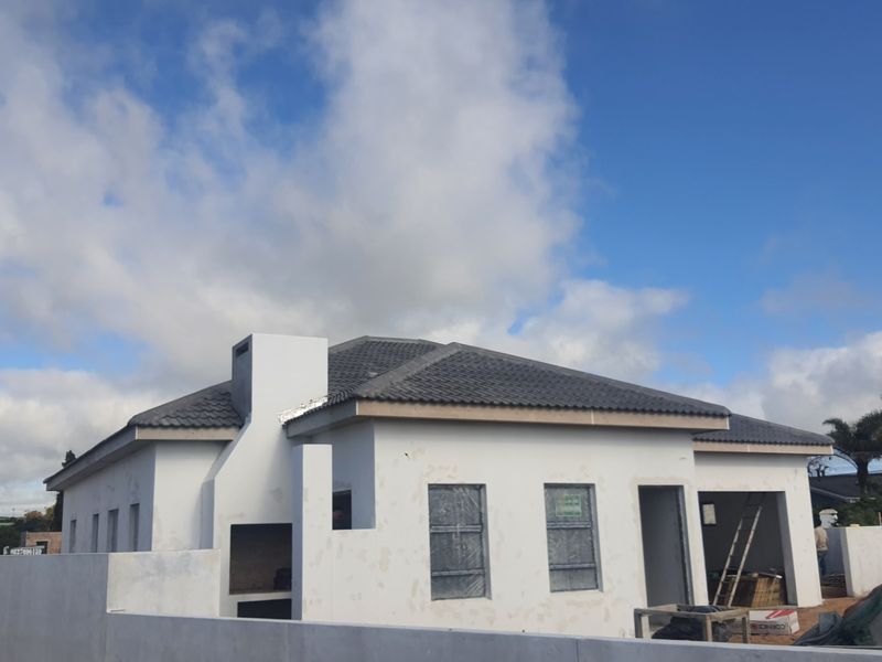 COMING SOON - MODERN 3 BEDROOM HOME A STONE'S THROW FROM THE SEA-SHORE - Photo 5