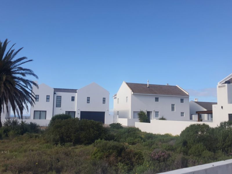 COMING SOON - MODERN 3 BEDROOM HOME A STONE'S THROW FROM THE SEA-SHORE - Photo 10