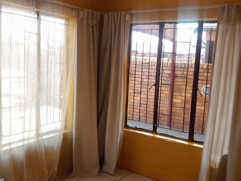 Modern living In Soshanguve - Photo 2