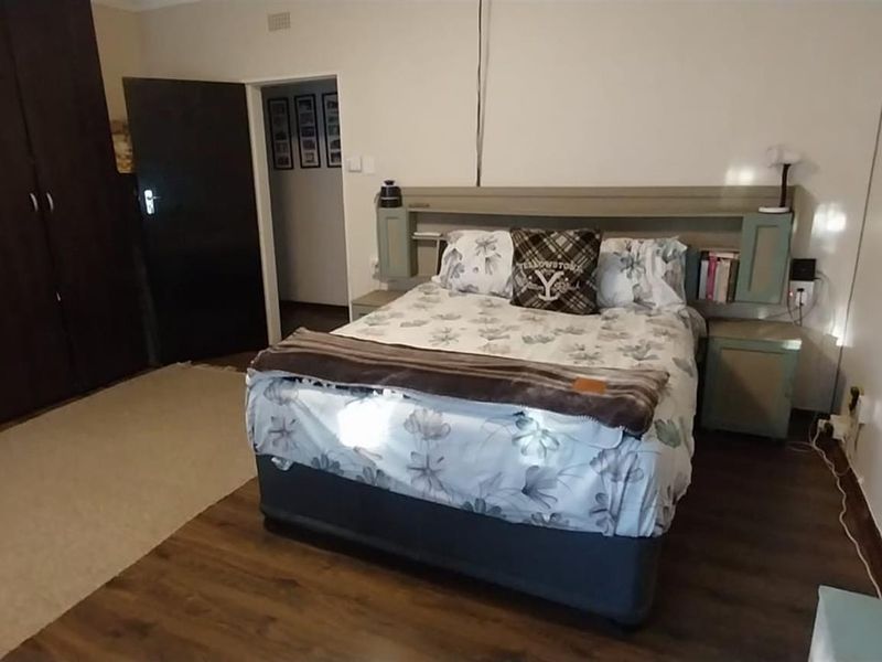 The Ultimate Multi-Purpose Gem: Unlimited Potential on a Grand Scale in Hadison Park, Kimberley - Photo 9