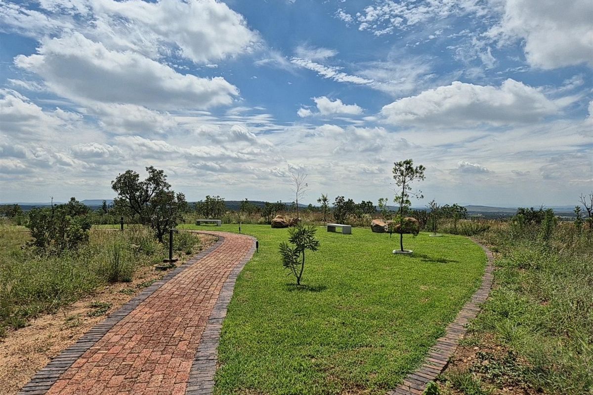 Best Value in a Prestigious Estate - 320 m2 Stand Available in Helderzicht Eco Estate - Photo 5