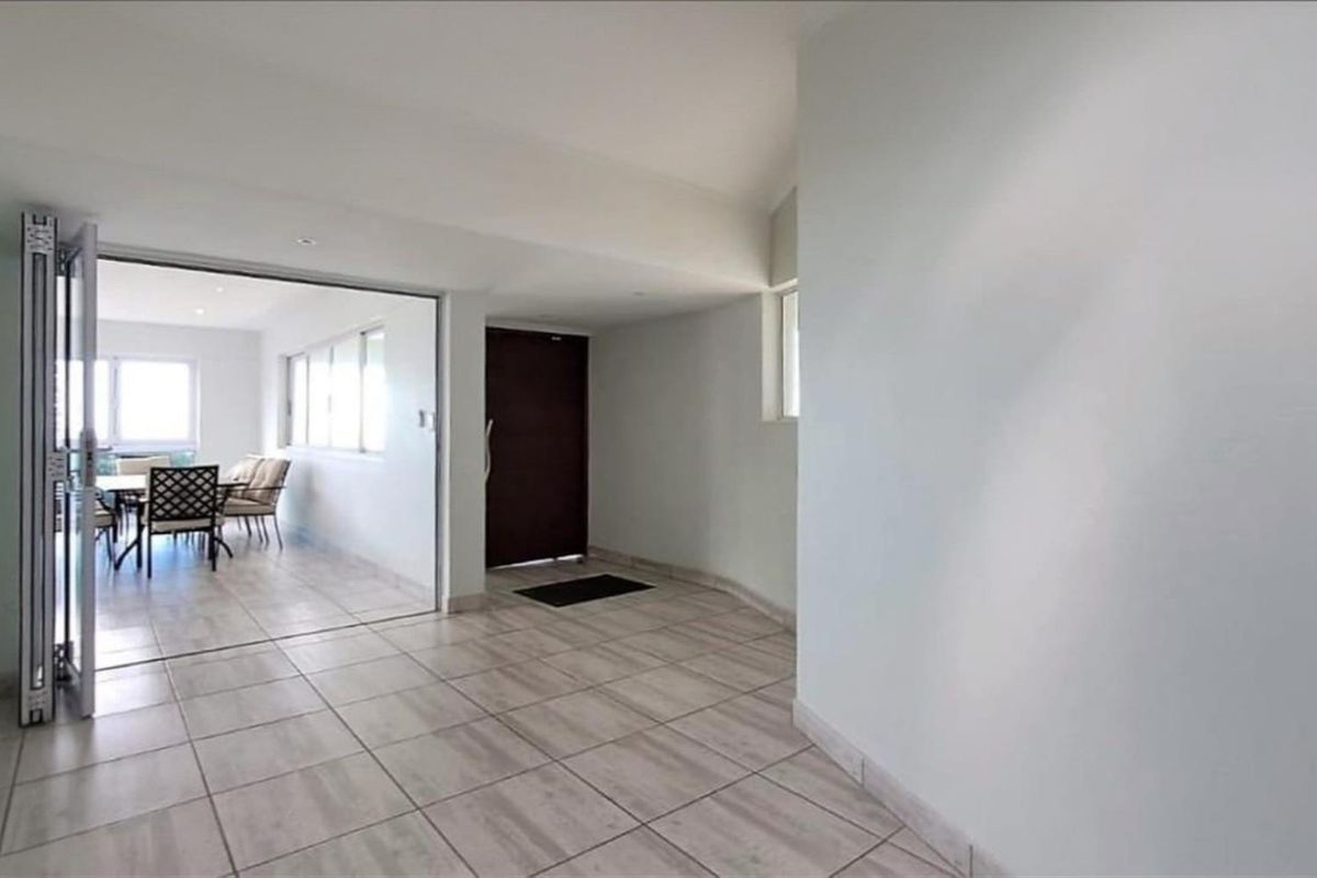 Beautiful 4 bedroom, 3 bathroom home in Manaba Beach - Photo 5