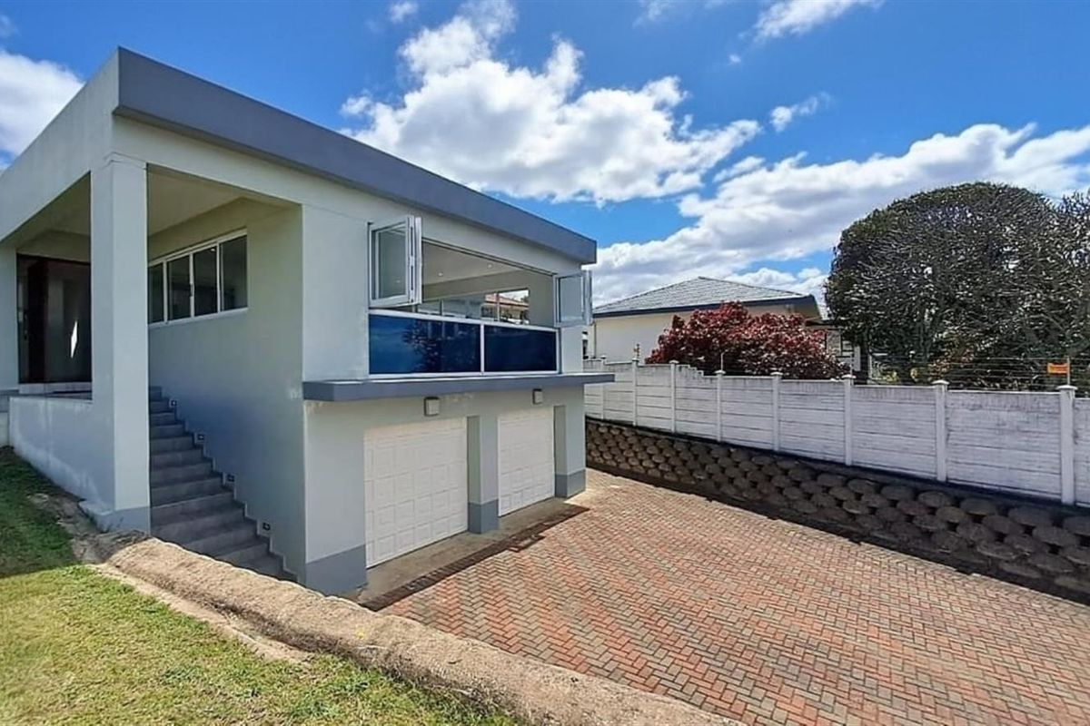 Beautiful 4 bedroom, 3 bathroom home in Manaba Beach - Photo 2