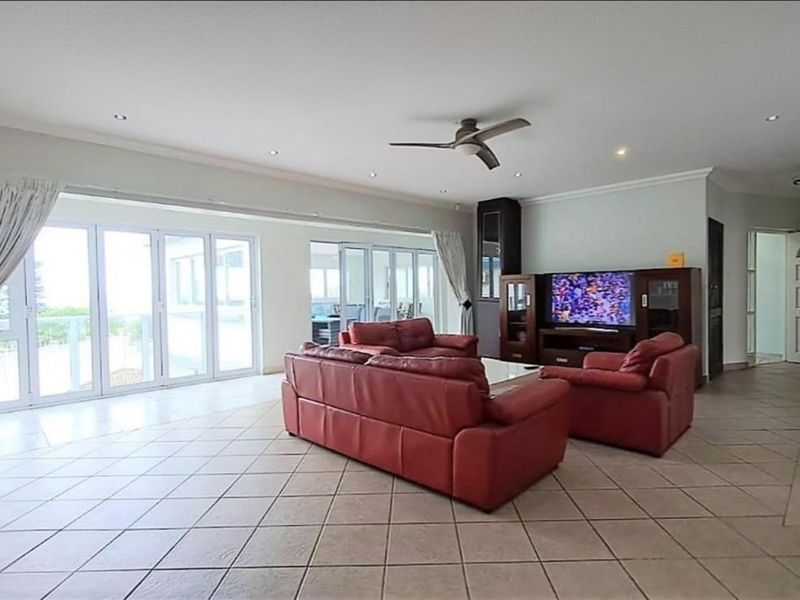 Beautiful 4 bedroom, 3 bathroom home in Manaba Beach - Photo 6