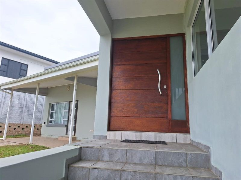 Beautiful 4 bedroom, 3 bathroom home in Manaba Beach - Photo 4
