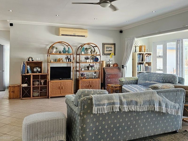 Beautiful 4 bedroom, 3 bathroom home in Manaba Beach - Photo 10