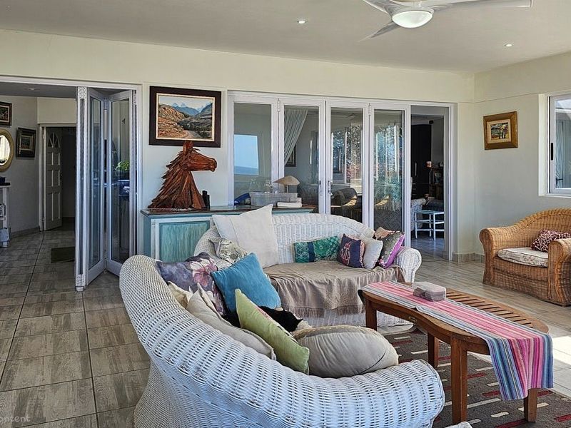 Beautiful 4 bedroom, 3 bathroom home in Manaba Beach - Photo 5