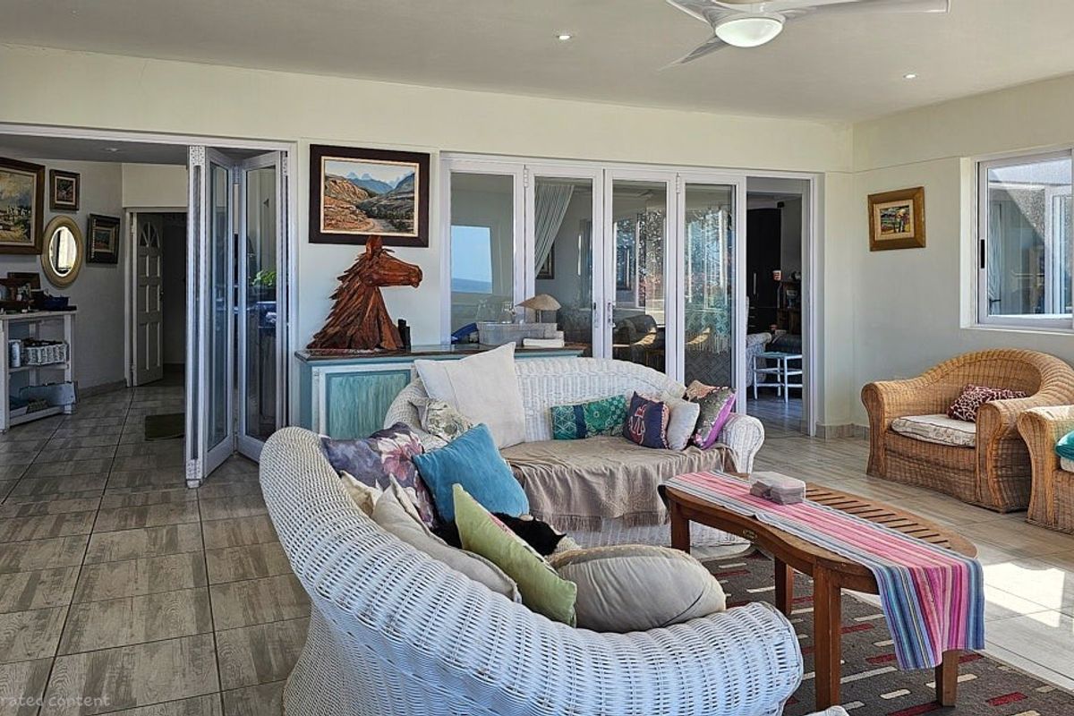 Beautiful 4 bedroom, 3 bathroom home in Manaba Beach - Photo 5
