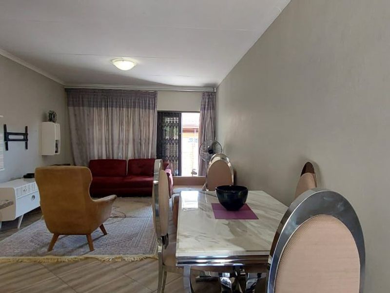 Townhouse For Sale in Pretoria North, Pretoria - Photo 9