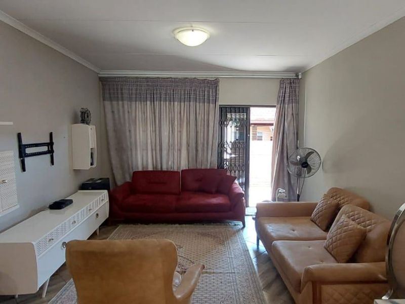 Townhouse For Sale in Pretoria North, Pretoria - Photo 8