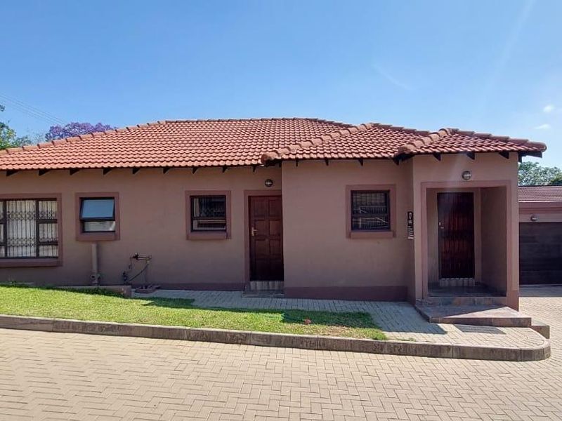 Townhouse For Sale in Pretoria North, Pretoria - Photo 1