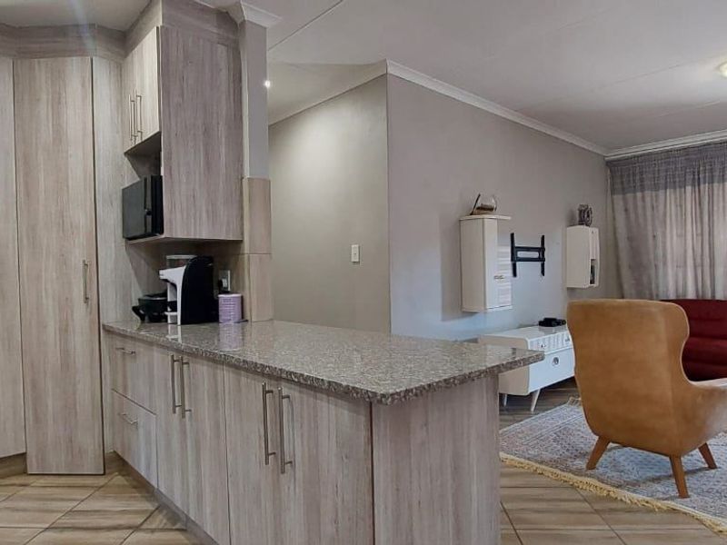 Townhouse For Sale in Pretoria North, Pretoria - Photo 7