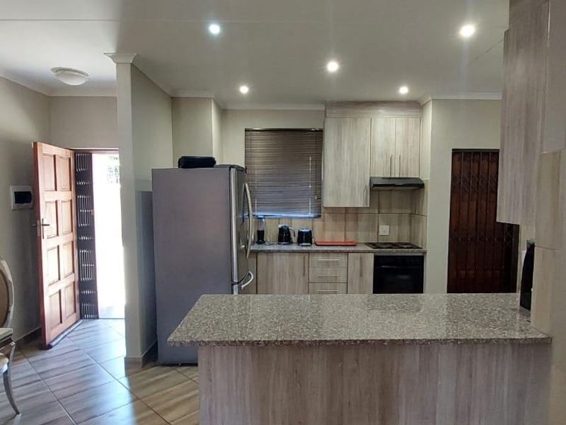 Townhouse For Sale in Pretoria North, Pretoria - Photo 4