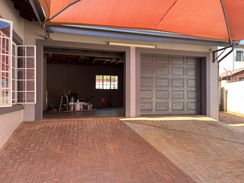 Newly Renovated Hub For Sale in Amandasig, Akasia - Photo 1