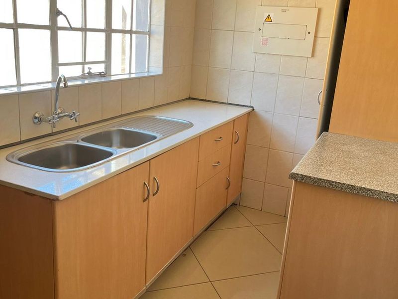 Newly Renovated Hub For Sale in Amandasig, Akasia - Photo 6