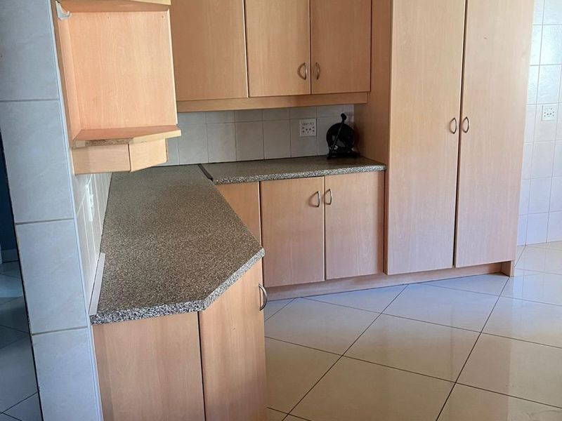Newly Renovated Hub For Sale in Amandasig, Akasia - Photo 3