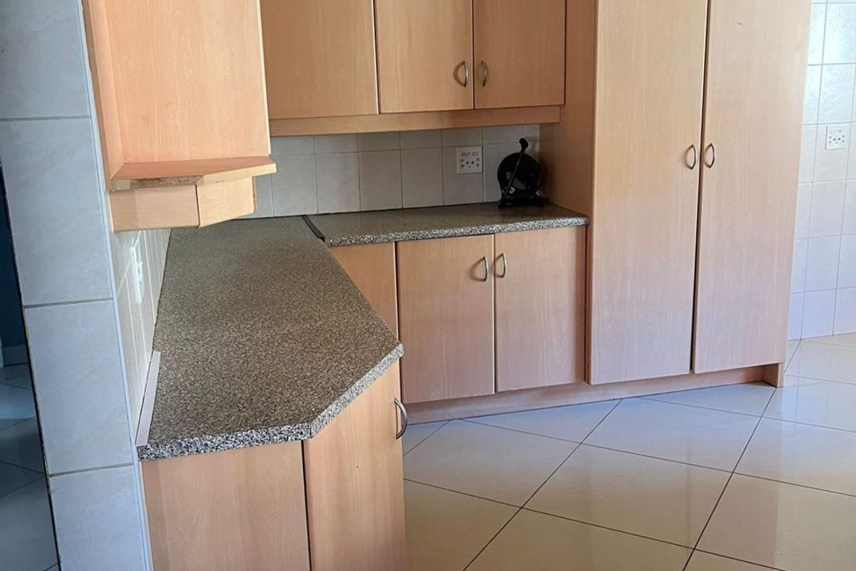 Newly Renovated Hub For Sale in Amandasig, Akasia - Photo 3