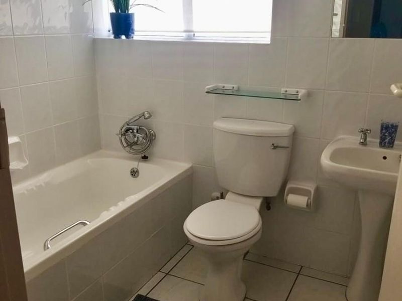 Front-Row Ocean View Apartment with Garage and Backup Power in De Bakke - Photo 8