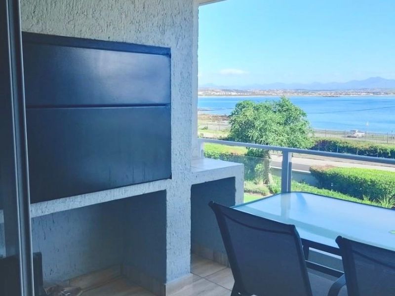 Front-Row Ocean View Apartment with Garage and Backup Power in De Bakke - Photo 2
