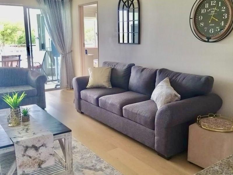 Front-Row Ocean View Apartment with Garage and Backup Power in De Bakke - Photo 5