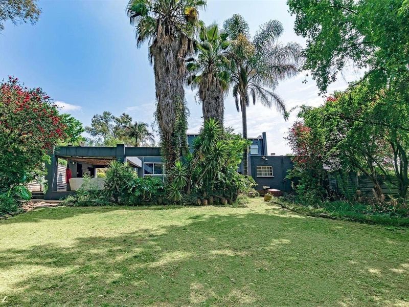 House For Sale in Lyndhurst, Johannesburg - Photo 2