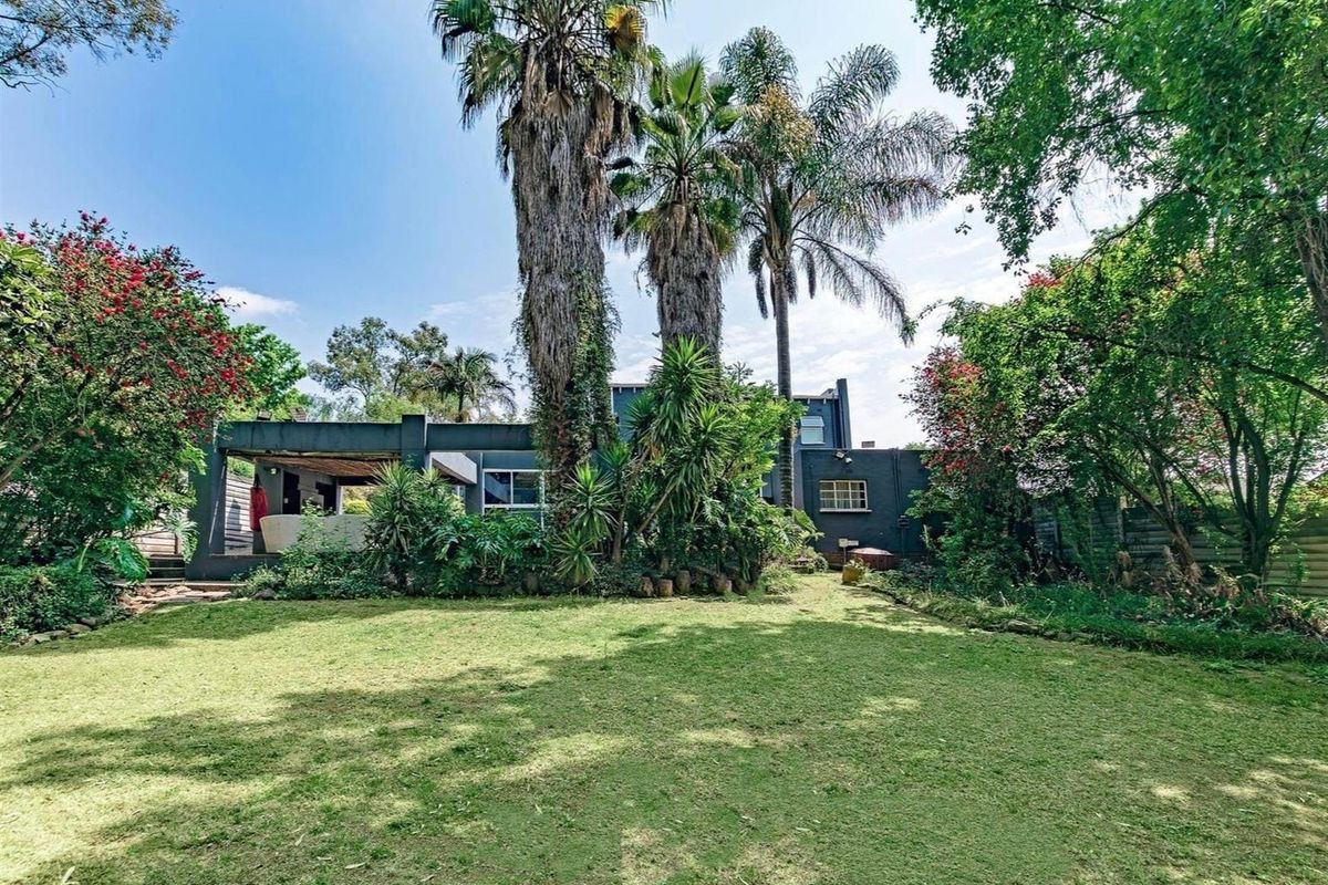 House For Sale in Lyndhurst, Johannesburg - Photo 2