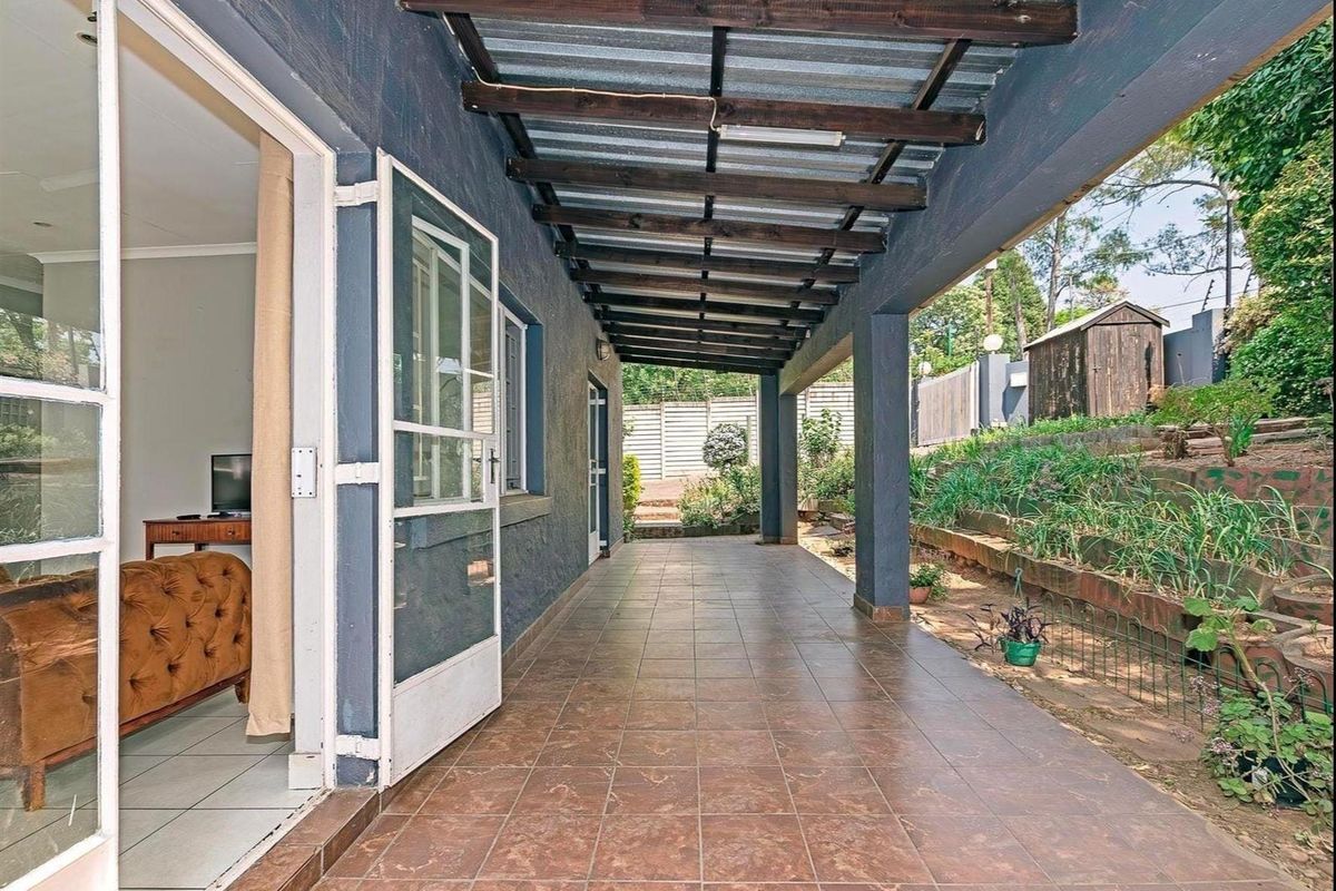 House For Sale in Lyndhurst, Johannesburg - Photo 4