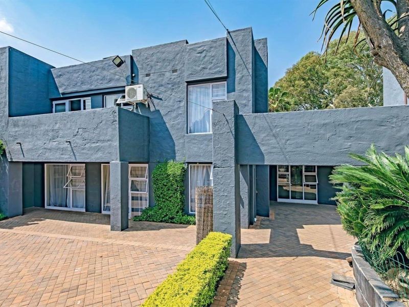 House For Sale in Lyndhurst, Johannesburg - Photo 3