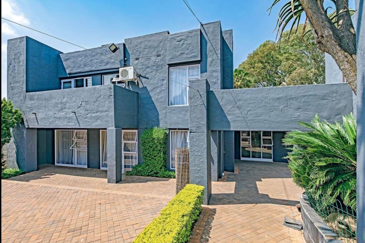 House For Sale in Lyndhurst, Johannesburg - Photo 3
