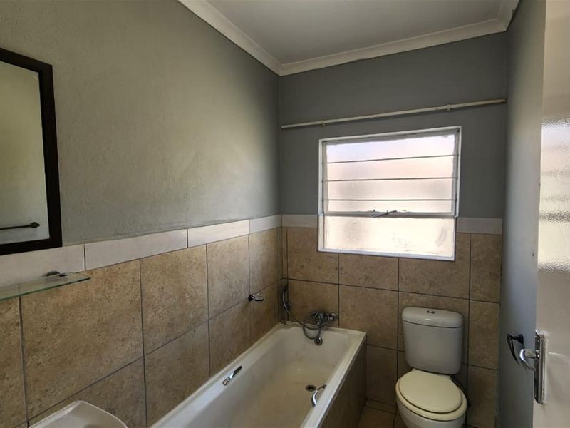 2 bedroom Apartment To Rent in Brenthurst, Brakpan. - Photo 10