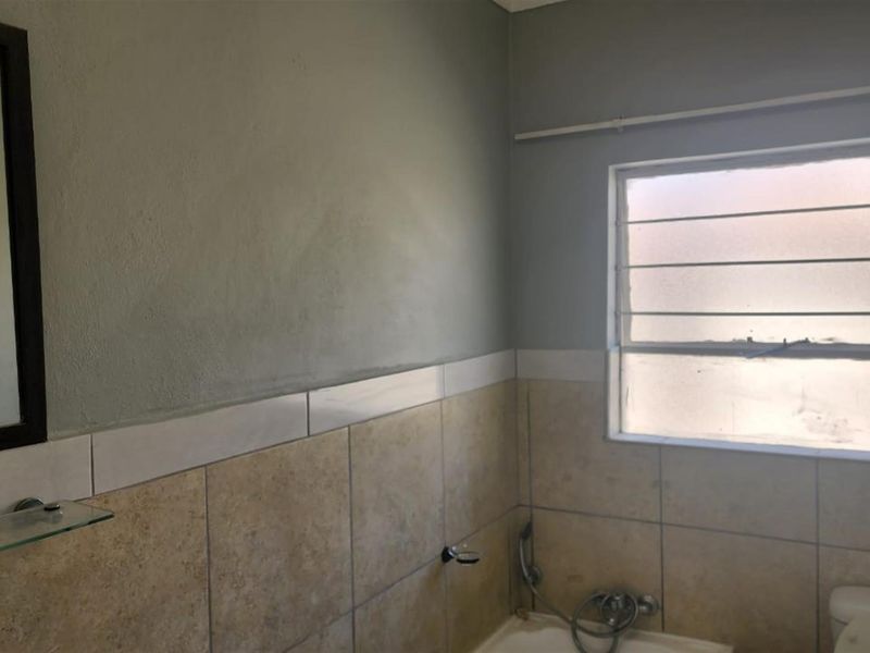 2 bedroom Apartment To Rent in Brenthurst, Brakpan. - Photo 7