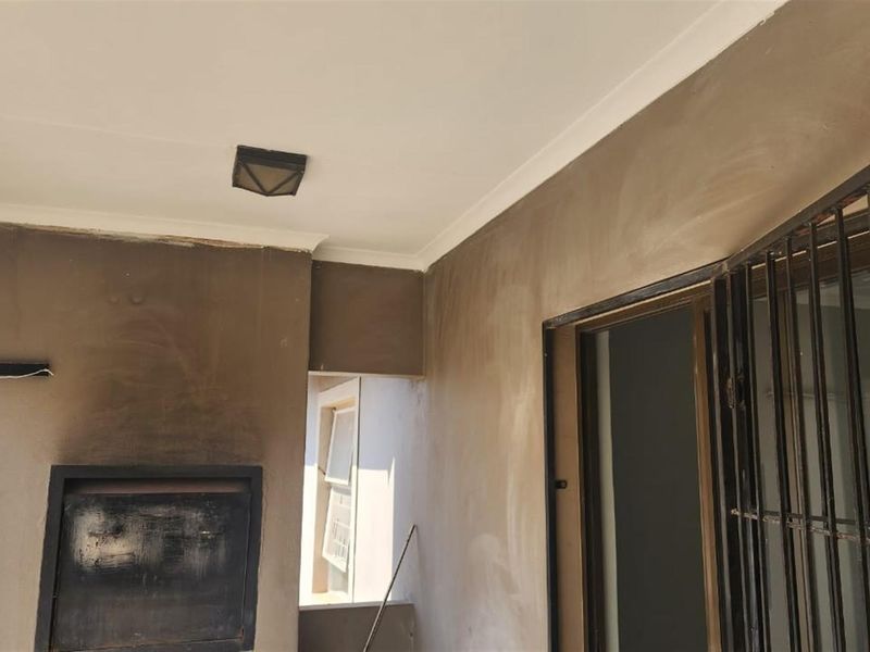 2 bedroom Apartment To Rent in Brenthurst, Brakpan. - Photo 3