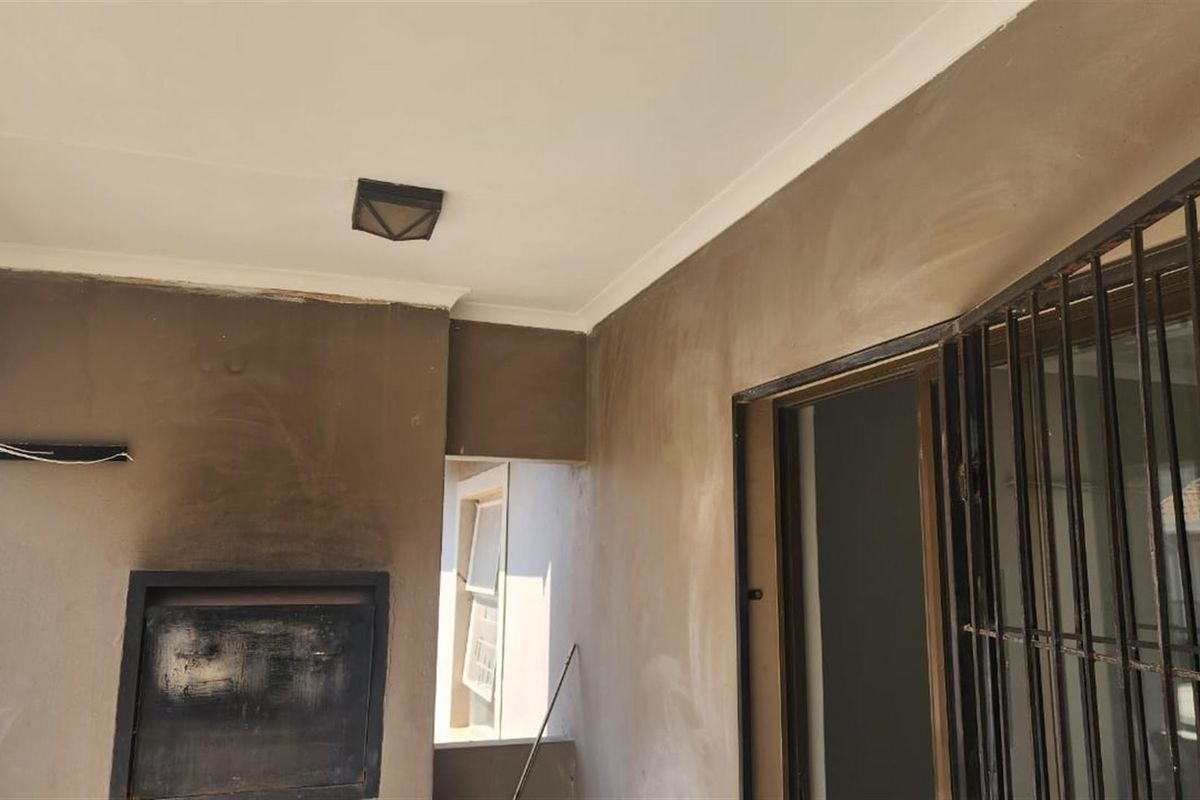 2 bedroom Apartment To Rent in Brenthurst, Brakpan. - Photo 3