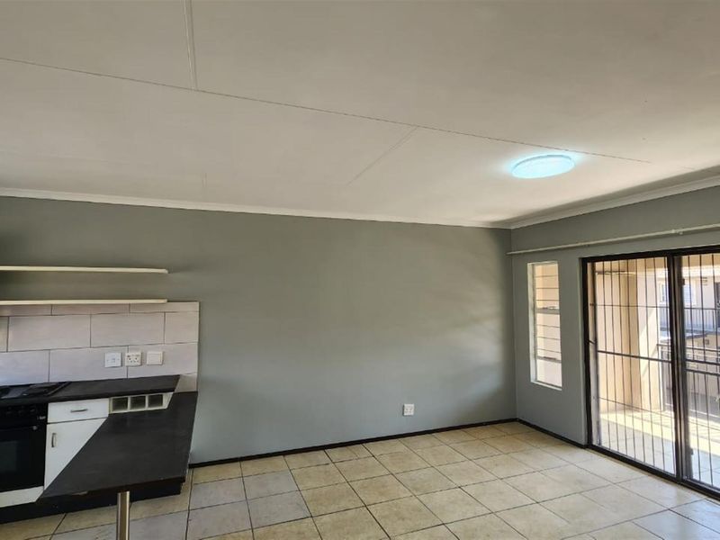 2 bedroom Apartment To Rent in Brenthurst, Brakpan. - Photo 4
