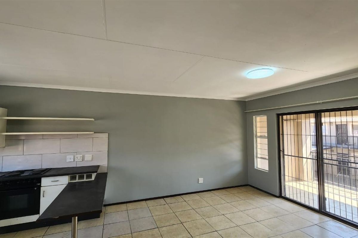 2 bedroom Apartment To Rent in Brenthurst, Brakpan. - Photo 4