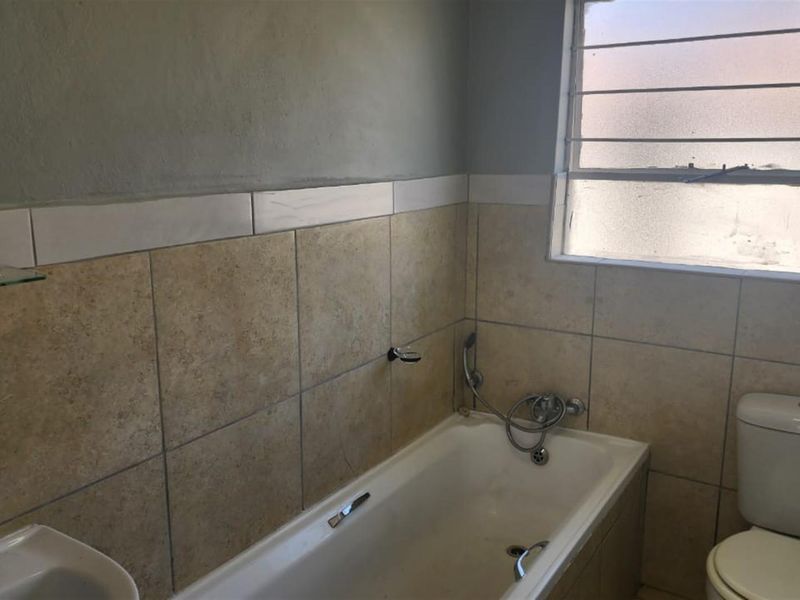 2 bedroom Apartment To Rent in Brenthurst - Photo 5