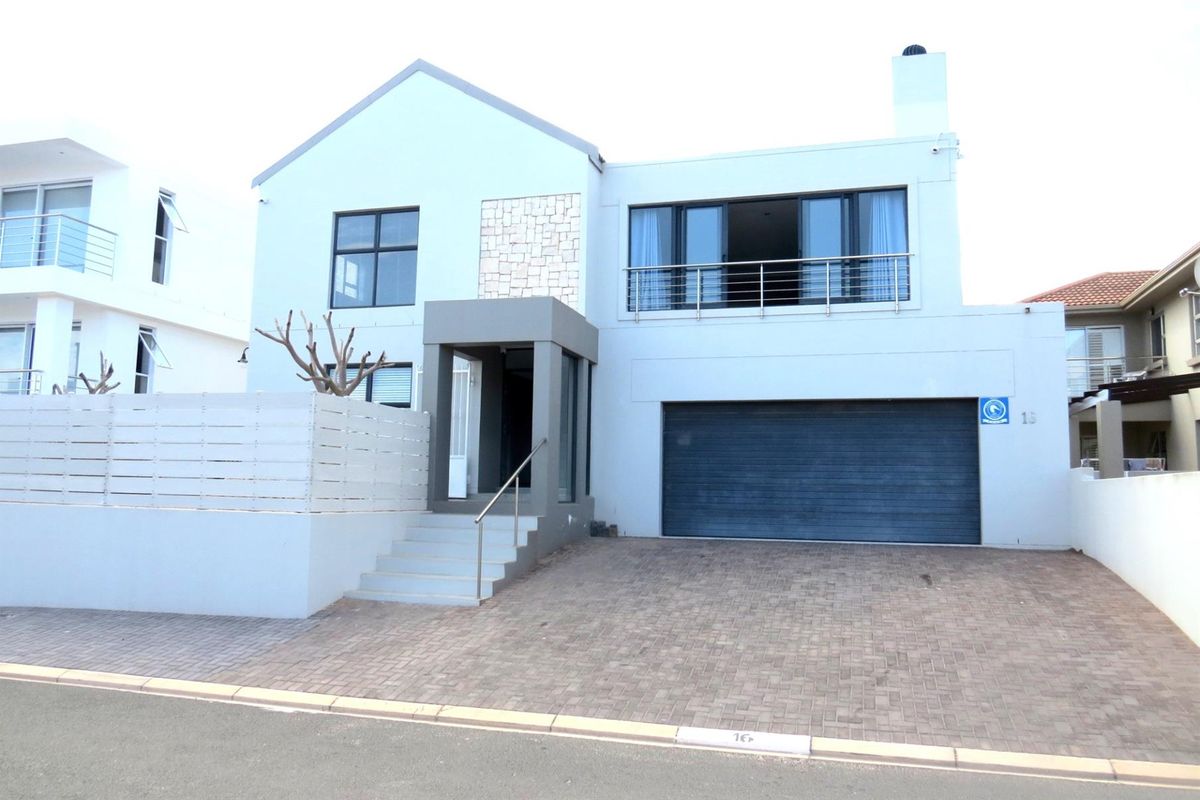 5 Bedroom house divided in 2 units :  Calypso Beach: Langebaan - Photo 4