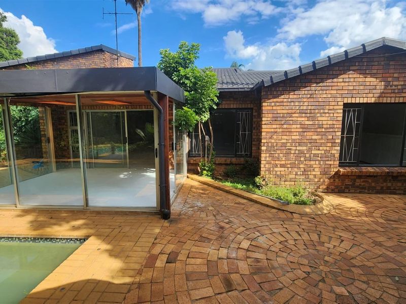 Secure Estate, Freestanding house to Rent - Photo 2