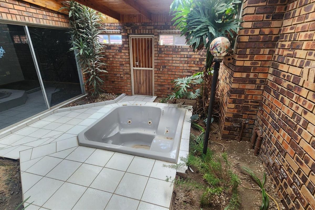 Secure Estate, Freestanding house to Rent - Photo 5