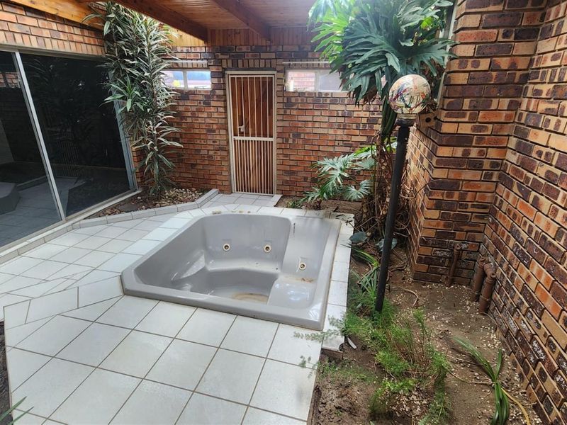 Secure Estate, Freestanding house to Rent - Photo 5